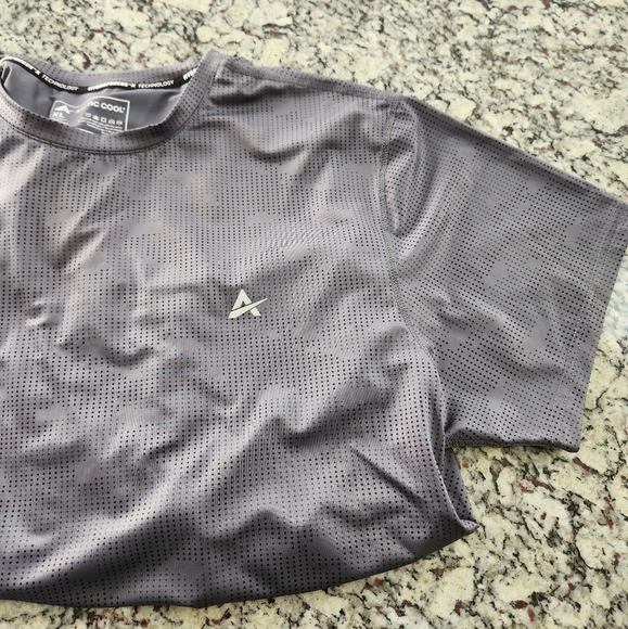 2 Men's size XL Arctic Cool t-shirts - Picture 4 of 4